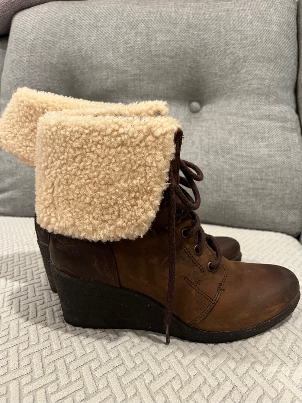 UGG Brown Wedge Lace-Up Ankle Boots with Cream Sherpa Cuff